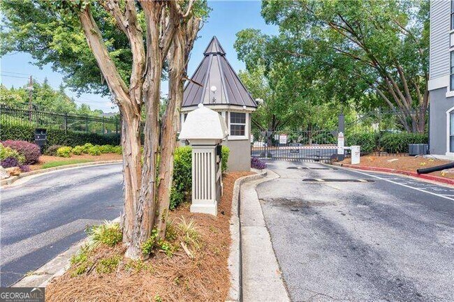 Building Photo - 2657 Lenox Rd NE