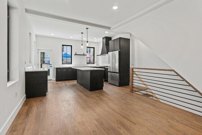 Building Photo - 41 47th St