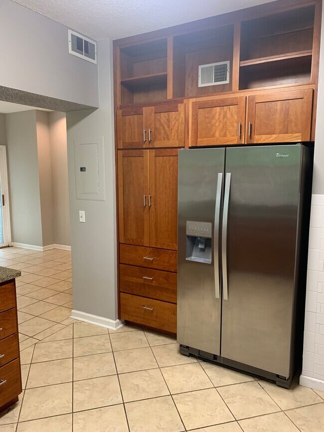 Building Photo - Hickory Woods Auburn--Ask About Move In Incentives