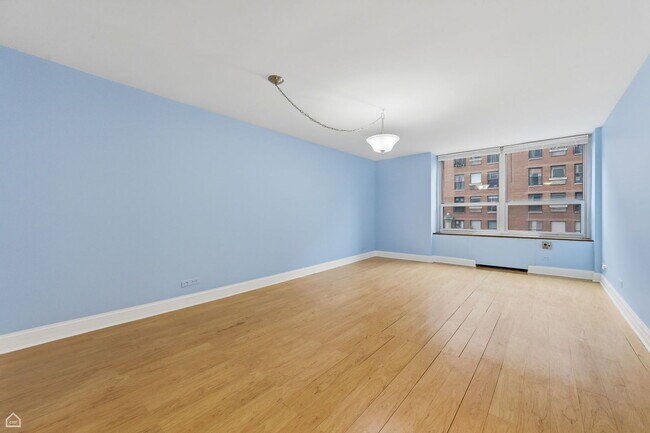 Building Photo - 720 W Gordon Terrace