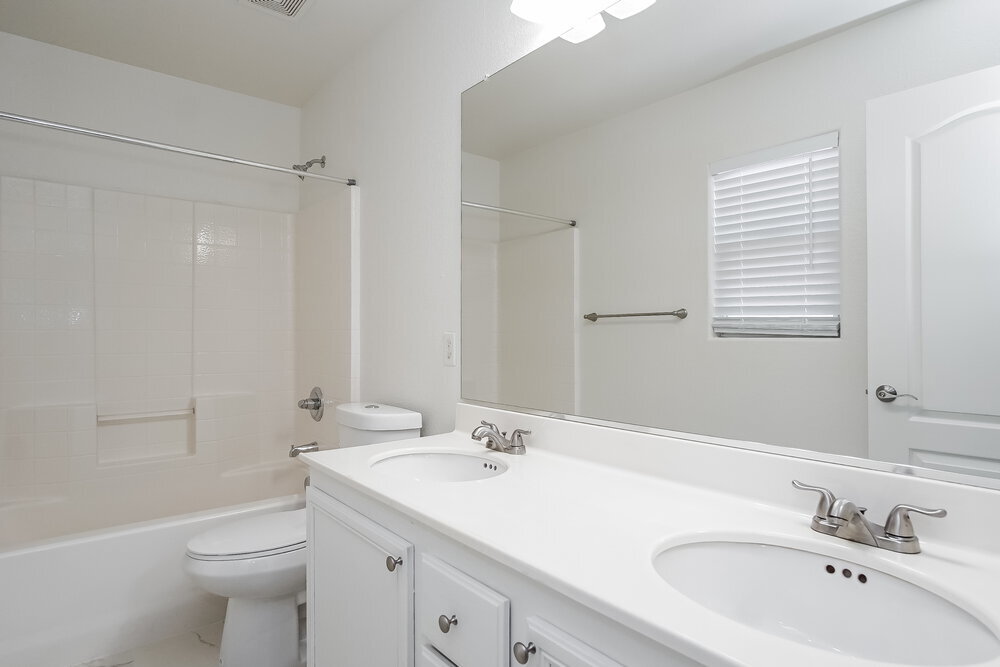 Building Photo - 186 Carlsbad Caverns St