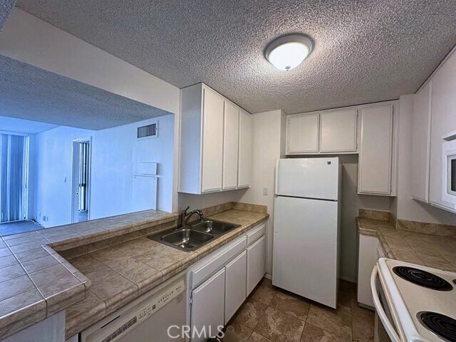 Building Photo - 1750 E Ocean Blvd