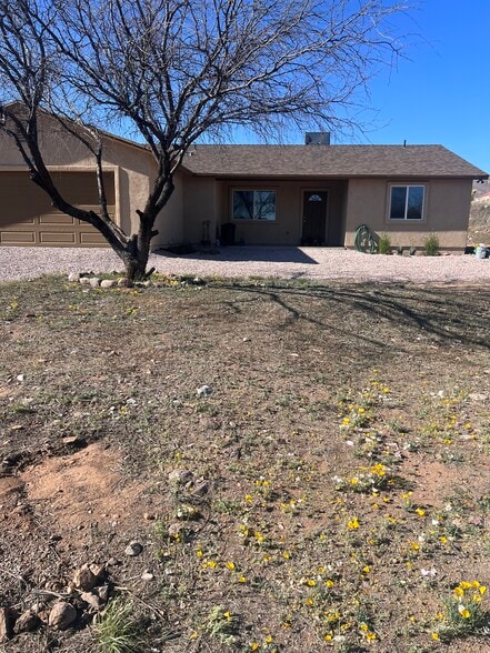 Building Photo - 1176 Menta Ct