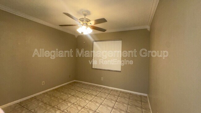Building Photo - 2410 Sable Dr