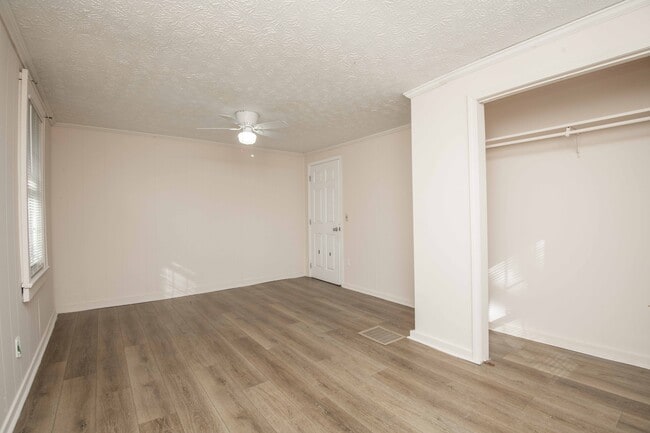 Building Photo - 1148 Baker Ave