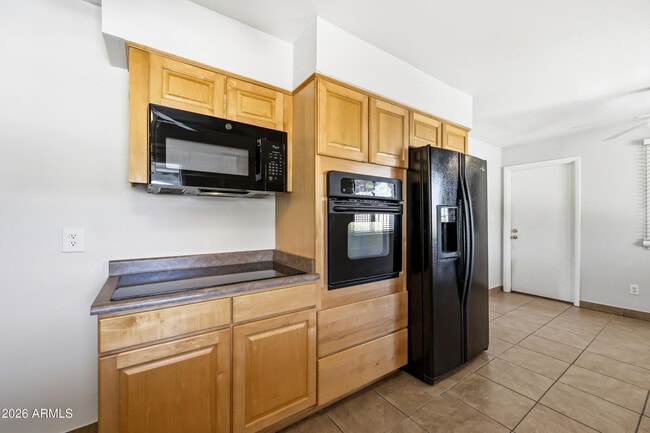 Building Photo - 4213 E Sahuaro Dr
