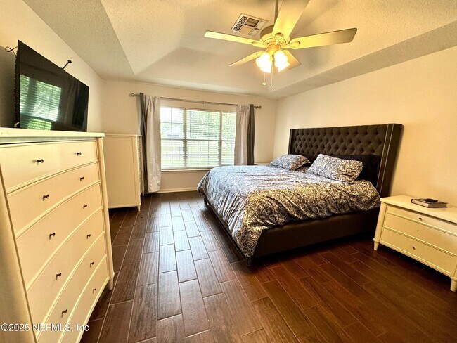 Building Photo - 1672 Pinecrest Dr