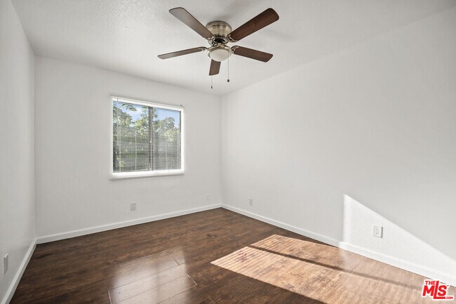 Building Photo - 412 Coronado Terrace