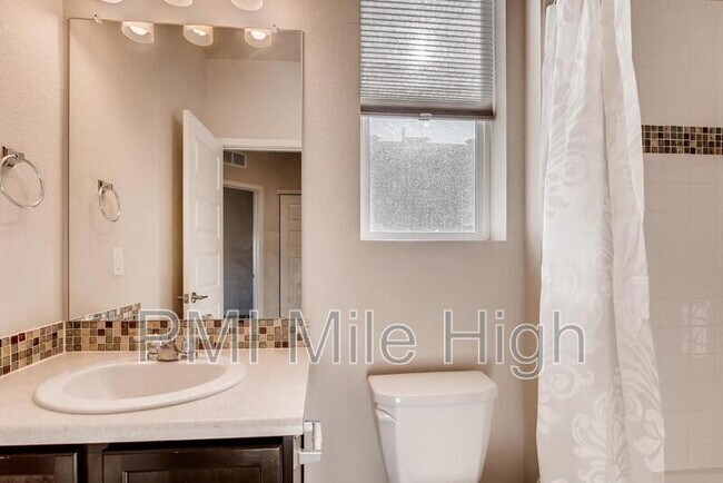 Building Photo - 2029 W 67th Pl