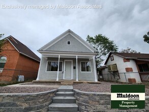 Building Photo - Remodeled 2 bed 1 bath ready now!