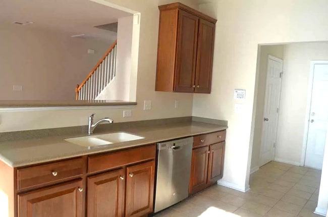 Building Photo - 449 Lazy Creek Ln