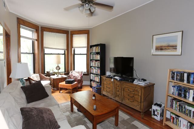 Building Photo - 1326 N Claremont Ave