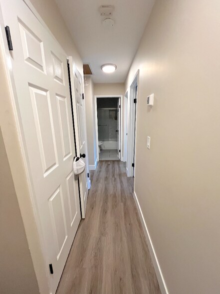 Building Photo - 3 Deuce Ct