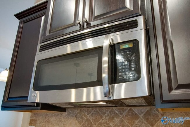 Building Photo - 407 E Mossyleaf Dr SW