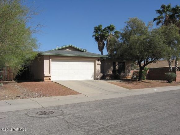 Building Photo - 8690 N Moison Dr