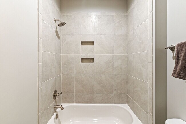 Building Photo - 31889 Marvanna Dr