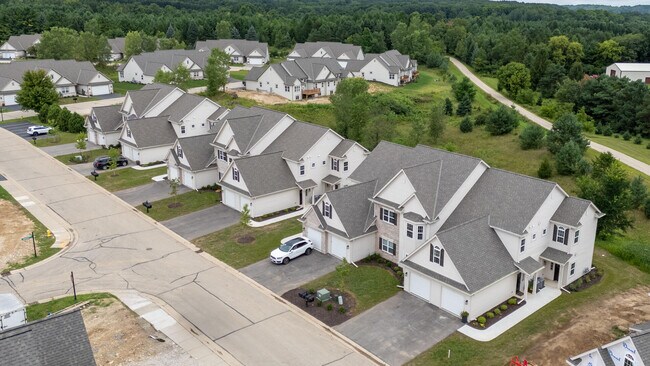 Building Photo - 1870 Woodland Way