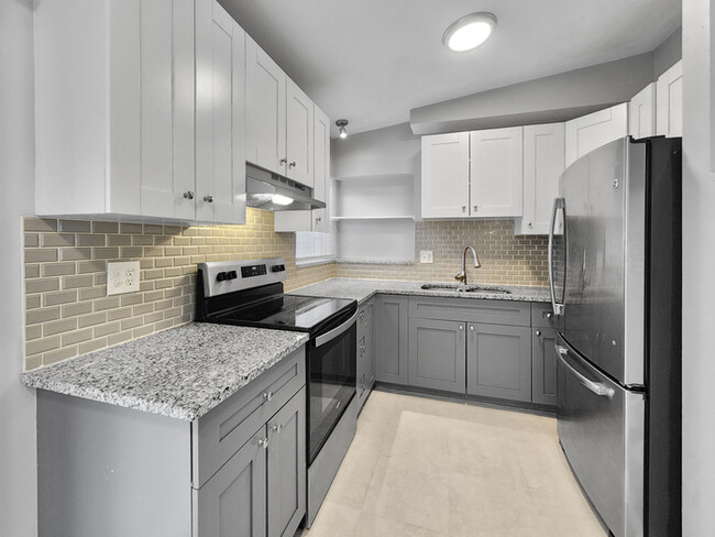 Building Photo - 3290 Hillsdale Ave