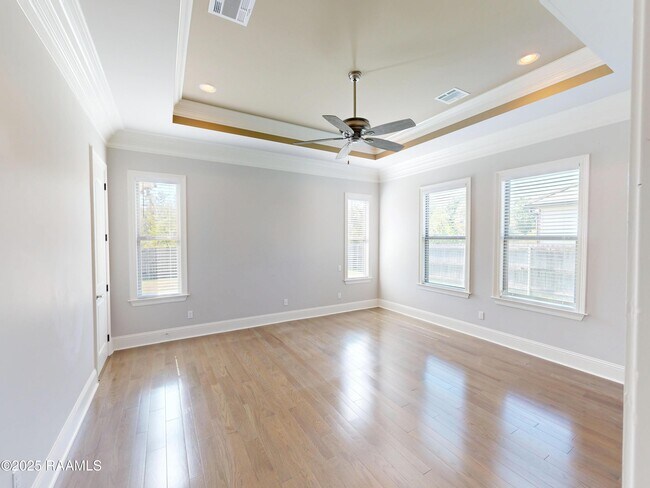 Building Photo - 405 Dunvegan Ct