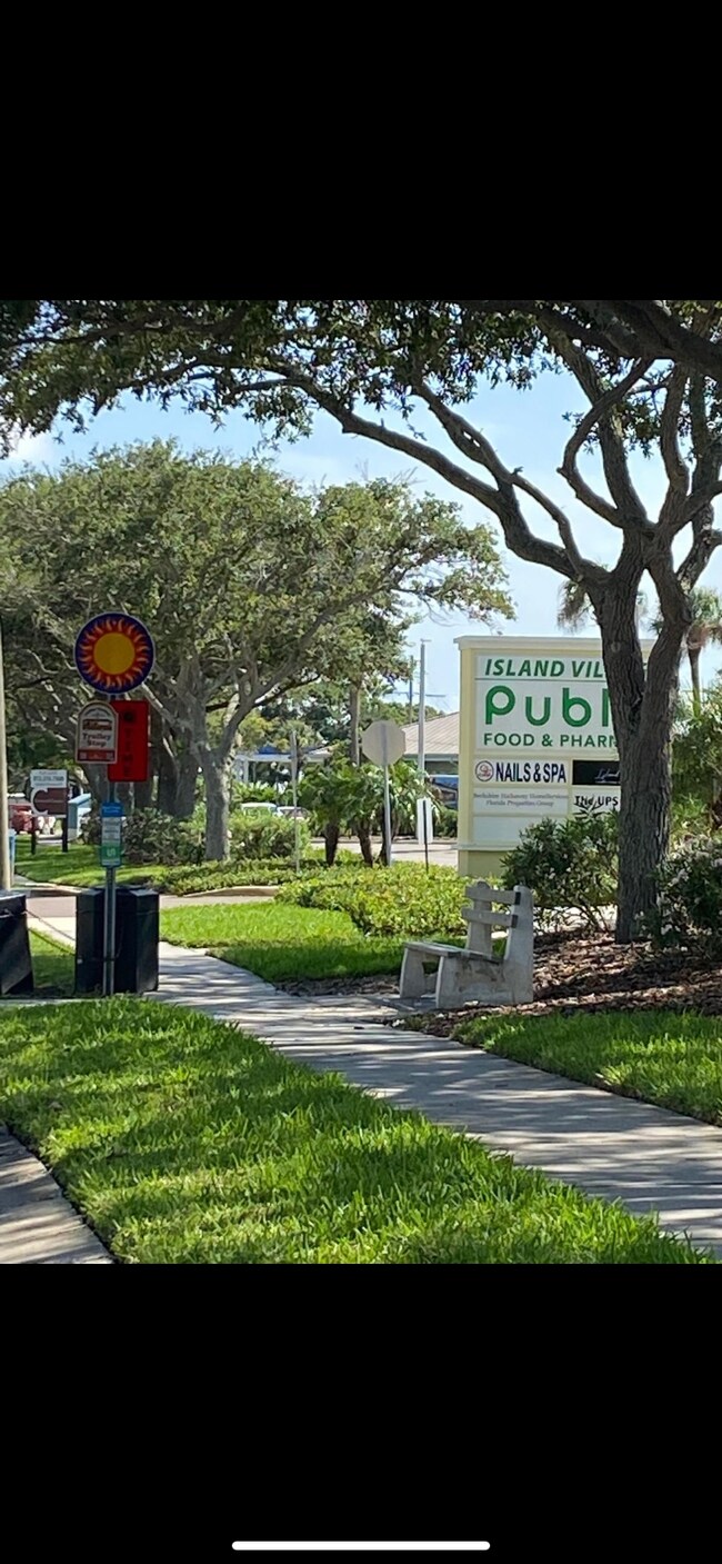 Building Photo - 255 Dolphin Point