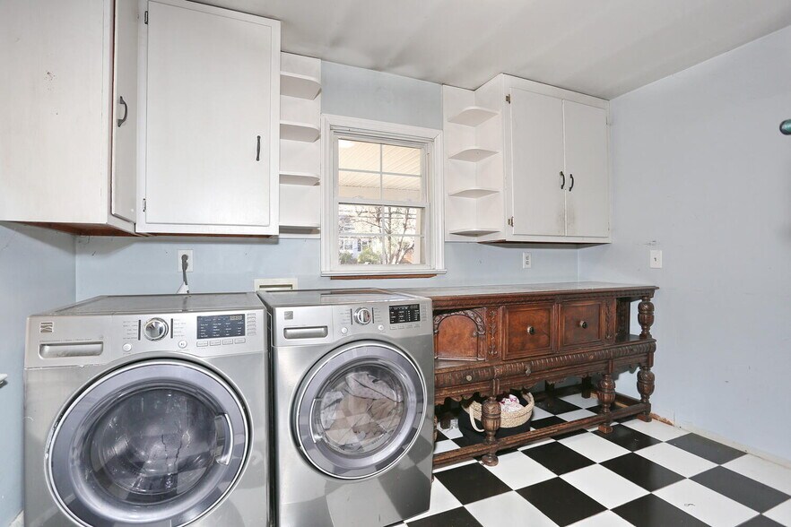 Building Photo - 16 Gerke Ave