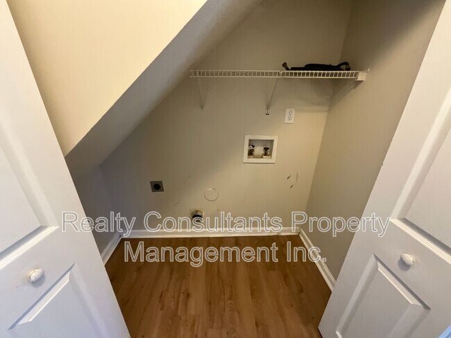 Building Photo - 600 Summerwalk Rd