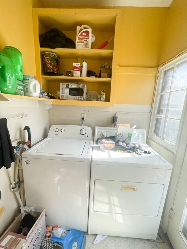 Building Photo - Italian Estates Property Management