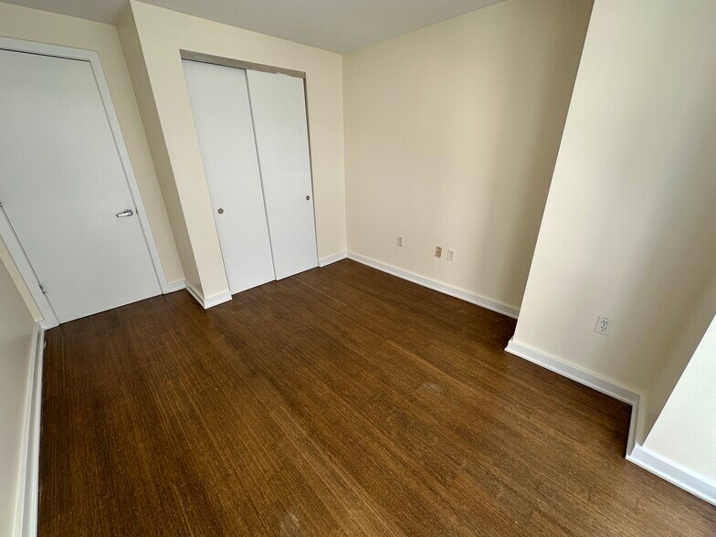 Building Photo - 5 Boylston Pl