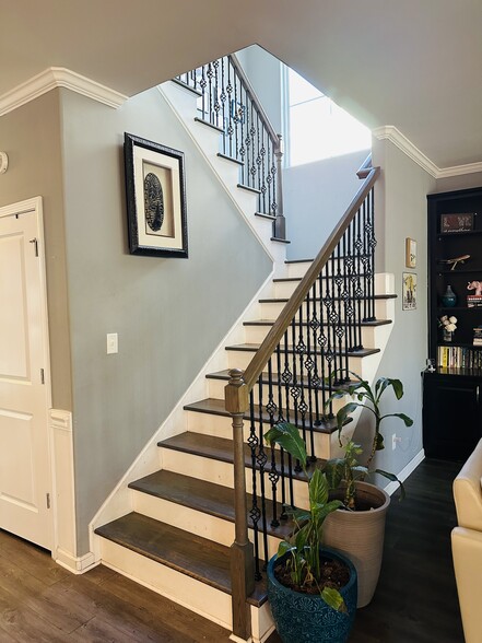 Building Photo - 226 Willow Point Cir