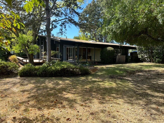 Building Photo - 4 Bed 3 Bath Single Family Home In Orinda