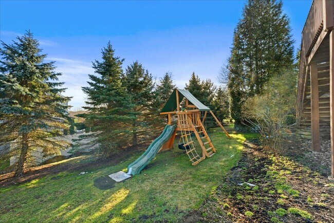 Building Photo - 1034 Rolling Ridge