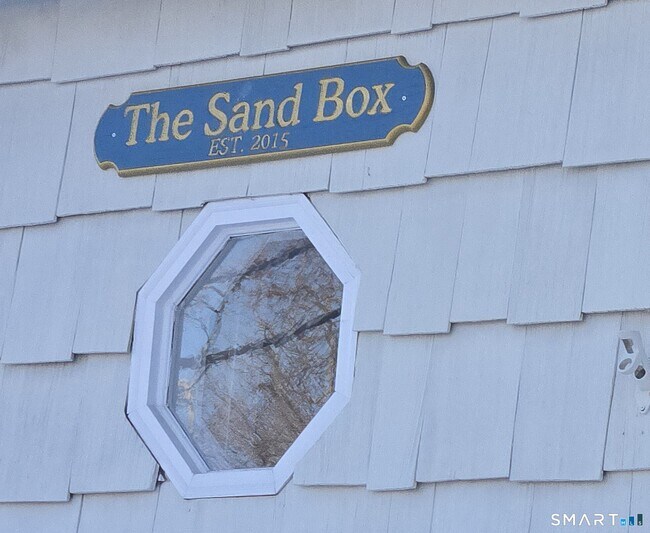 Building Photo - 892 Reef Rd