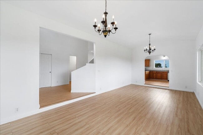 Building Photo - 3 Bed/ 2.5 Bath Two-Story Home with Yard and Garage