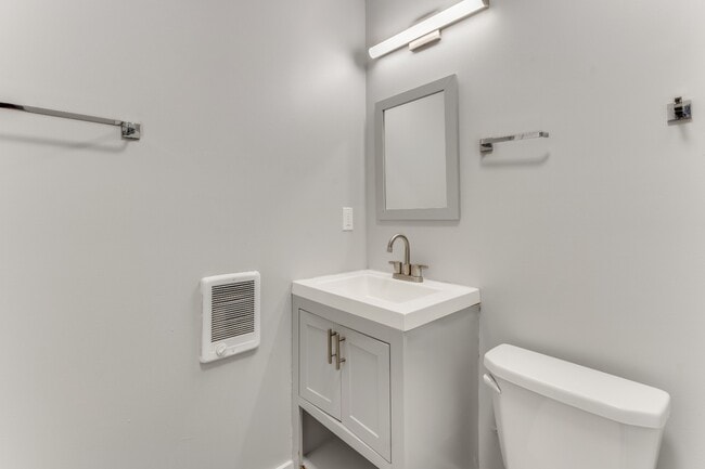 Building Photo - 304 E Ontario-