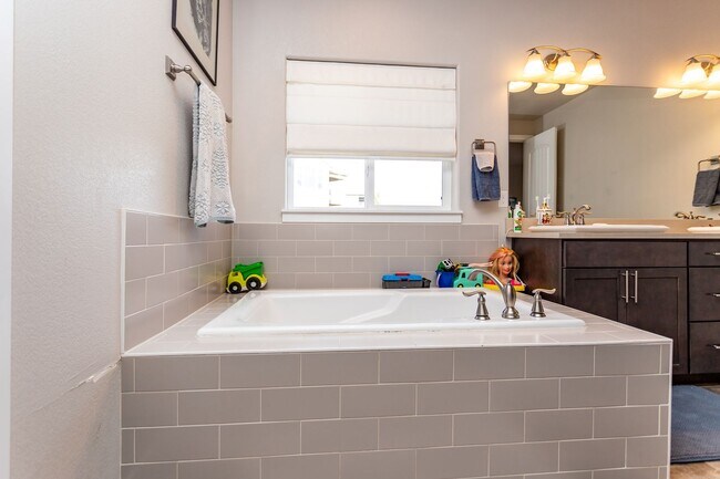 Building Photo - 11560 Spectacular Bid Cir