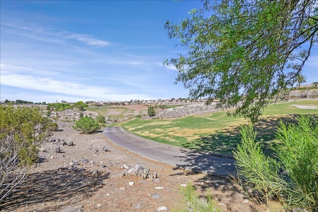 Building Photo - Golf Course Views in Sun City Anthem!  Age...