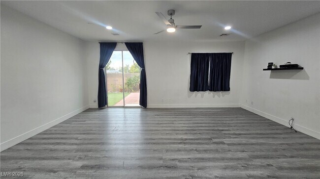 Building Photo - 5205 El Castano Ave