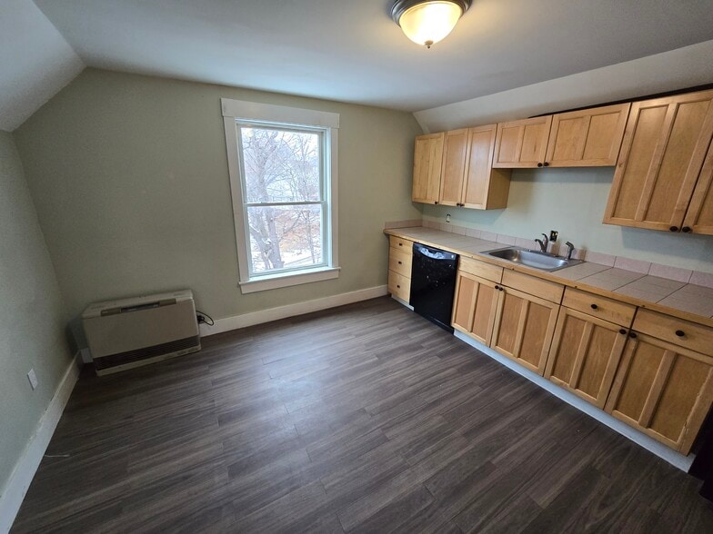 Building Photo - 6 Dixon St