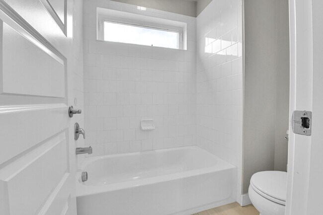 Building Photo - $2,620.95 - 3 Bed, 2.5 Bath Home in Aurora with AC and In Unit Laundry!