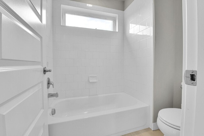 Building Photo - $2,720.95 - 3 Bed, 2.5 Bath Home in Aurora with AC and In Unit Laundry!