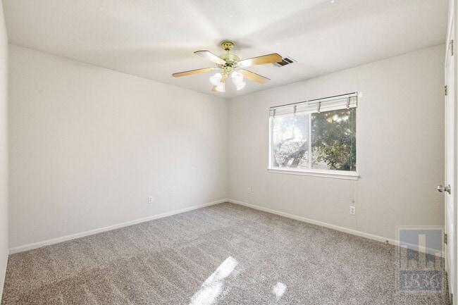 Building Photo - 1110 Water Birch