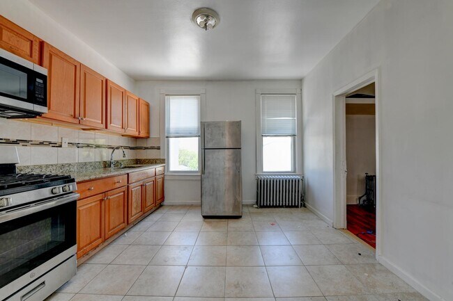 Building Photo - 477 Liberty Ave