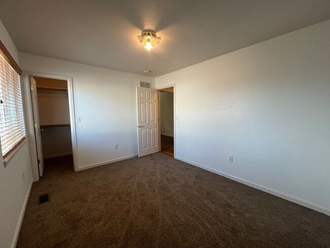 Building Photo - Wonderful Ranch Style Home