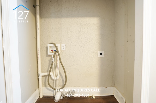 Building Photo - Comfortable 3BR Lynchburg Duplex with Easy Access to City Amenities