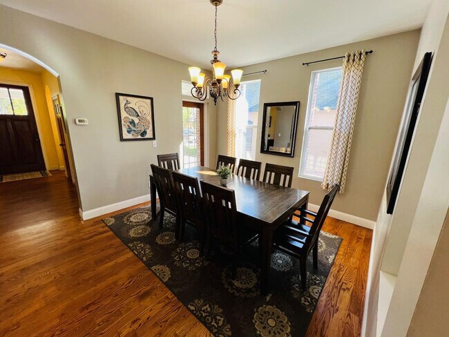 Building Photo - 3209 W Fairview Pl