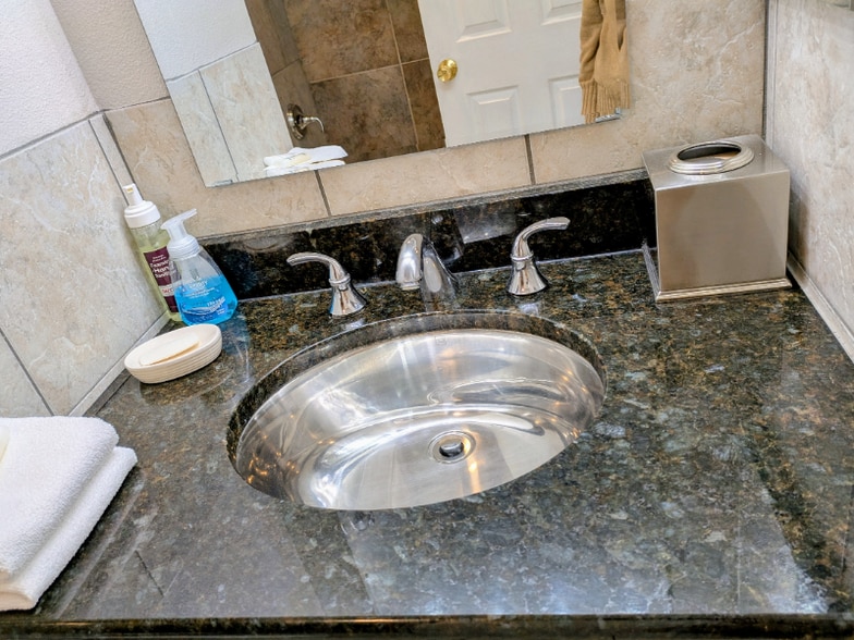 Building Photo - 1020 15th St