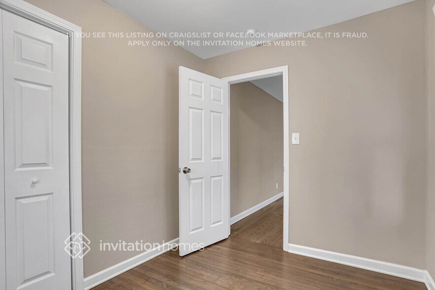 Building Photo - 4802 Glenwood Rd