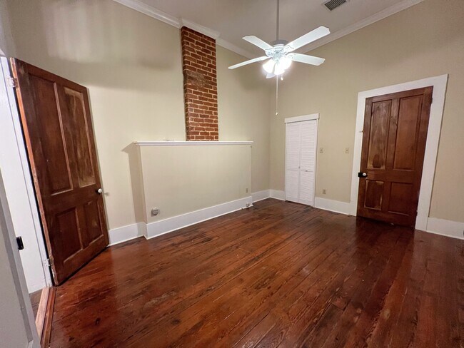 Primary Bed 2 - 5321 Magazine St