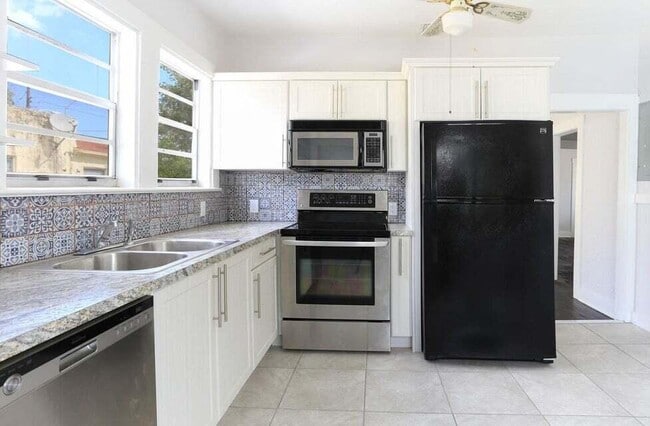 Building Photo - 4009 Garden Ave