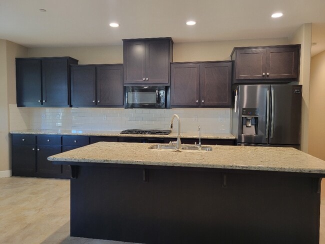 Building Photo - 1618 Oak St